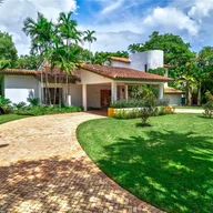 Casa a la venta en 7765 SW 57th Ter, Miami FL 33143