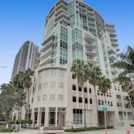 Apartamento a la venta en 111 SE 8th Ave # 504, Fort Lauderdale FL 33301