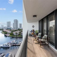 Apartamento a la venta en 300 Three Islands Blvd # 209, Hallandale Beach FL 33009