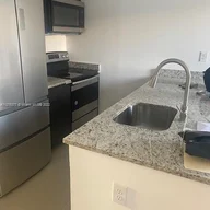 Apartamento a la renta en 423 E 27th St # 302, Hialeah FL 33013