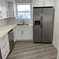 Apartamento a la renta en 6039 Collins Ave # 1737, Miami Beach FL 33140