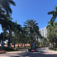 Apartamento a la venta en 3530 Mystic Pointe Dr # 2811, Aventura FL 33180