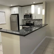 Apartamento a la renta en 7830 Camino Real # 102, Miami FL 33143