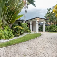 Casa a la venta en 14601 SW 99th Ave, Miami FL 33176