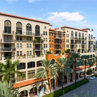 Apartamento a la venta en 55 Merrick Way # 744, Coral Gables FL 33134