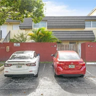 Apartamento a la venta en 8465 SW 137TH AVE # 8465, Miami FL 33183