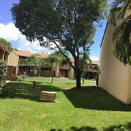 Casa a la venta en 410 SE 11th Ter, Dania Beach FL 33004