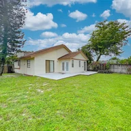 Casa a la venta en 8811 SW 21st St, Miramar FL 33025