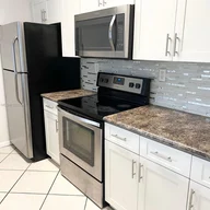 Apartamento a la venta en 7035 NW 186th St # D305, Hialeah FL 33015