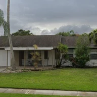 Casa a la venta en 209 Bilbao St, Royal Palm Beach FL 33411