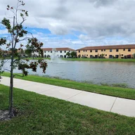 Casa a la venta en 5427 NW 27th St # 5427, Margate FL 33063