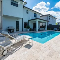 Casa a la venta en 15822 NW 87th Ct, Miami Lakes FL 33018