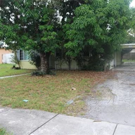 Casa a la venta en 750 NW 141st St, Miami FL 33168