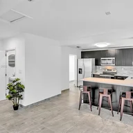 Casa a la venta en 211 SE 9th St, Hallandale Beach FL 33009