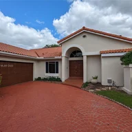 Casa a la venta en 10825 SW 145th Pl, Miami FL 33186