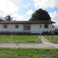 Casa a la renta en 4494 NW 203rd St, Miami Gardens FL 33055