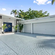 Casa a la venta en 13525 SW 72nd Ave, Pinecrest FL 33156