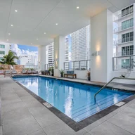 Apartamento a la venta en 227 NE 2nd # 2404, Miami FL 33132