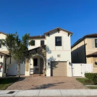 Casa a la venta en 3477 W 110th Ter, Hialeah FL 33018