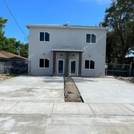 Casa a la venta en 2282 NW 82nd street # 1, Miami FL 33147