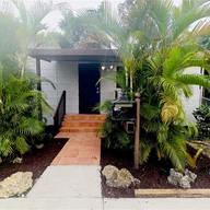 Casa a la venta en 1104 NW 64th St, Miami FL 33150