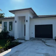 Casa a la venta en 725 NW 7th St, Hallandale Beach FL 33009