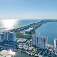Apartamento a la venta en 300 Bayview Dr # 1503, Sunny Isles Beach FL 33160
