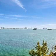 Apartamento a la venta en 11113 Biscayne Blvd # 758, Miami FL 33181