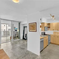 Apartamento a la venta en 1200 West Ave # 819, Miami Beach FL 33139