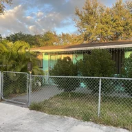 Apartamento a la renta en 2147 NW 99th Ter # 2147, Miami FL 33147