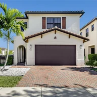 Casa a la venta en 9885 W 34th Ct, Hialeah FL 33018