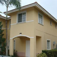 Casa a la renta en 2056 NE 167th St # 121, North Miami Beach FL 33162