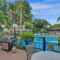 Apartamento a la venta en 3430 NW 52nd Ave # 302, Lauderdale Lakes FL 33319