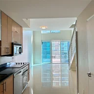 Apartamento a la renta en 60 SW 13th St # 2412, Miami FL 33130