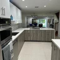 Apartamento a la venta en 4044 Estepona Ave # 2, Doral FL 33178