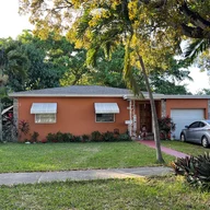 Casa a la venta en 560 Ragan Dr, Miami Springs FL 33166