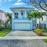 Casa a la venta en 384 NE 31st Ave, Homestead FL 33033