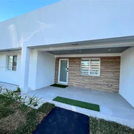Casa a la venta en 520 NE 135th St, North Miami FL 33161