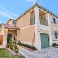 Casa a la venta en 14421 NW 83rd Path # 14421, Miami Lakes FL 33016