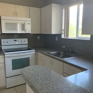 Apartamento a la renta en 975 NE 33rd Ter # 201, Homestead FL 33033