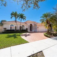 Casa a la venta en 8500 NW 164th St, Miami Lakes FL 33016