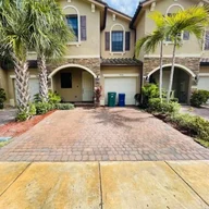 Casa a la venta en 5436 NW 27th St # 5436, Margate FL 33063