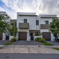Casa a la venta en 488 SW 91st Ave, Miami FL 33174