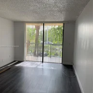 Apartamento a la venta en 14421 N Kendall Dr # 302M, Miami FL 33186