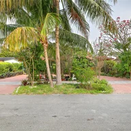 Casa a la venta en 7711 SW 21st St, Miami FL 33155