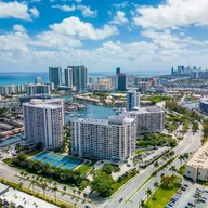 Apartamento a la venta en 600 Three Islands Blvd # 818, Hallandale Beach FL 33009