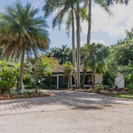 Casa a la venta en 22801 SW 214th Ave, Miami FL 33170