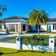 Casa a la venta en 9867 NW 133rd St, Hialeah Gardens FL 33018