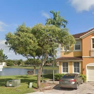 Casa a la venta en 8425 SW 165th Pl # 8425, Miami FL 33193