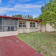 Casa a la venta en 351 NW 195th Ter, Miami Gardens FL 33169